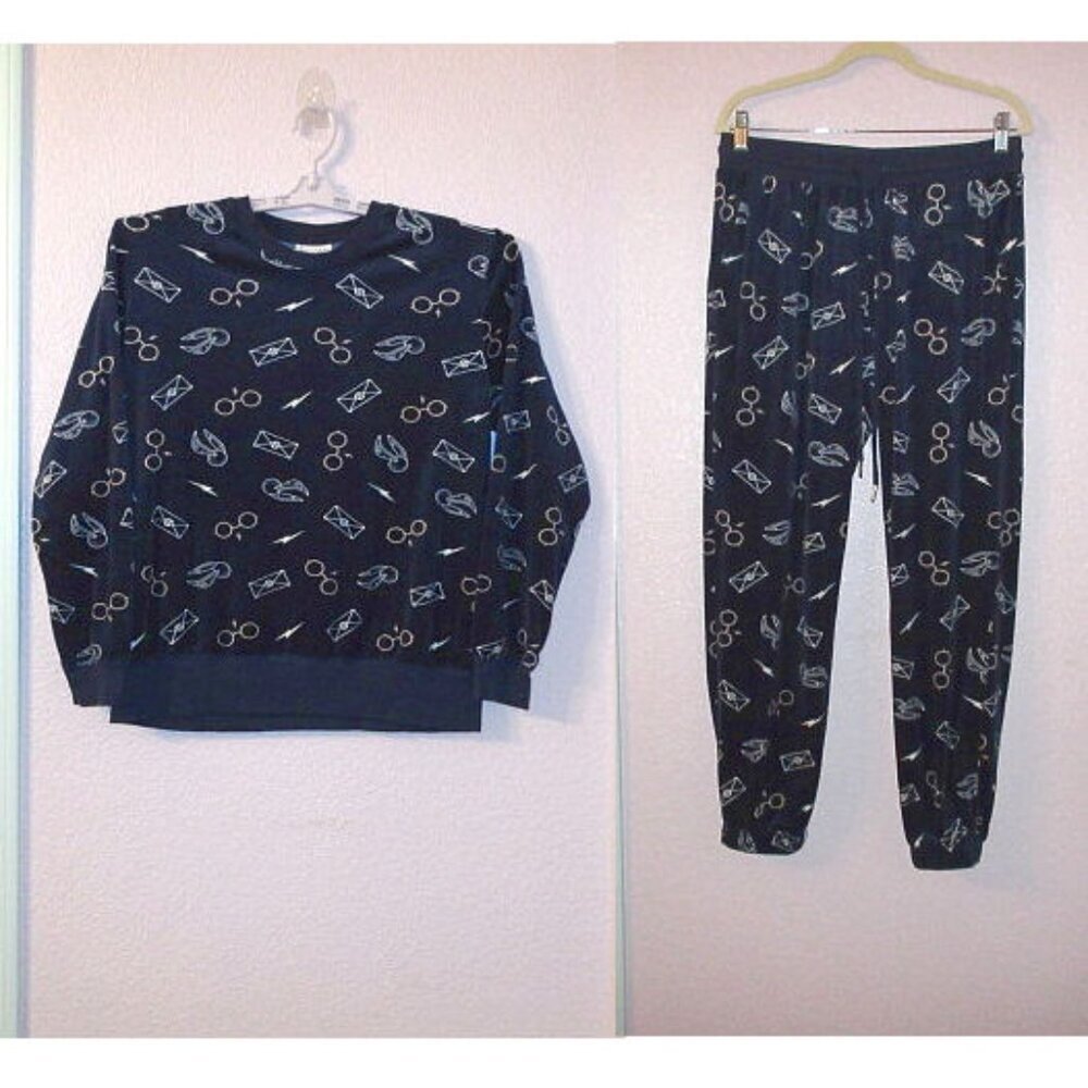 Harry Potter Quidditch Pajama Set Size M Minky Fleece 2 Piece Top & Bottoms NEW